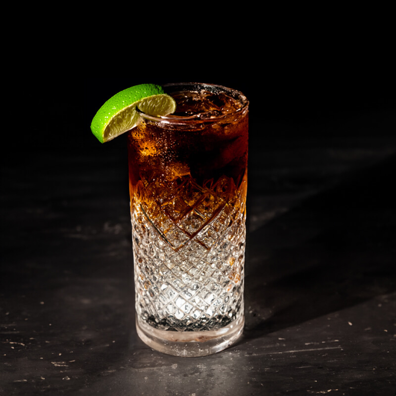 Dark 'n' Stormy cocktail